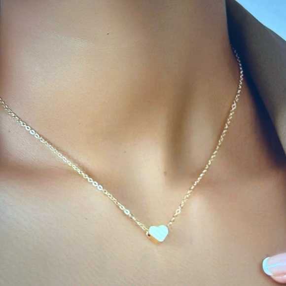 Jewelry - 🍒4/$20 Last one Dainty Gold Heart Necklace New! ❤️